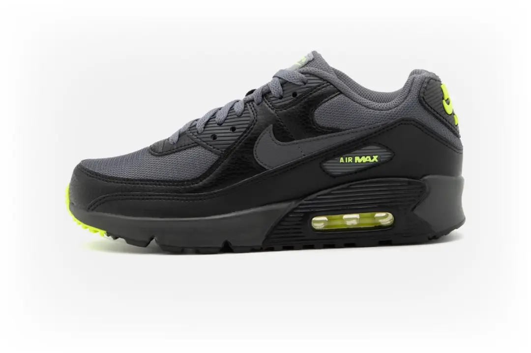 Nike Air Max 90 'Black Volt' maat 41.