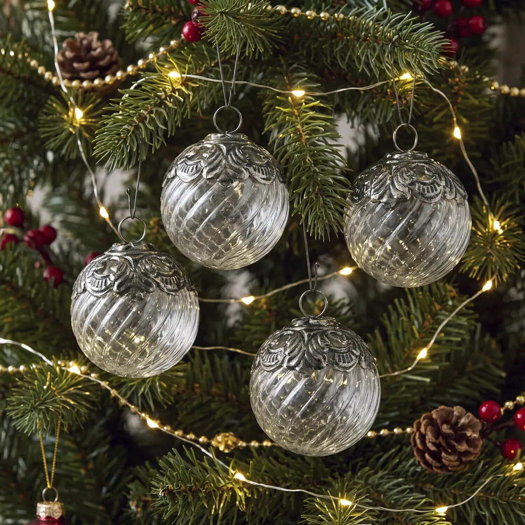 Loberon Kerstbal Valévoise set van 4 - helder - Ø8cm - afbeelding 2 van 5