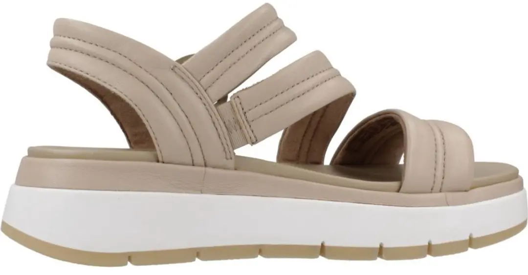 Clarks Tuscan Strap 26181475 Nude maat 39.5