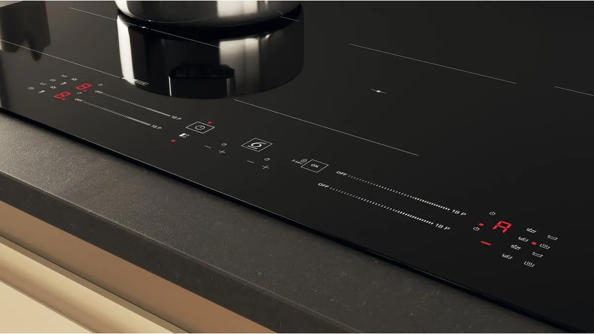 Whirlpool WF S1577 CPNE Inductiekookplaat 77cm - 4 Zones - Zwart
