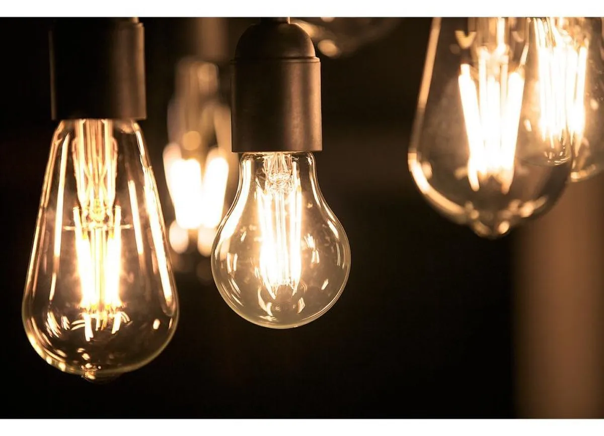 Philips LED CLA 8W A60 E27 Warm Wit - Helder Glas