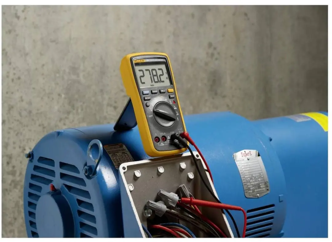 Fluke 17B+/EUR Digitale Multimeter - CAT III 600V - afbeelding 2 van 4