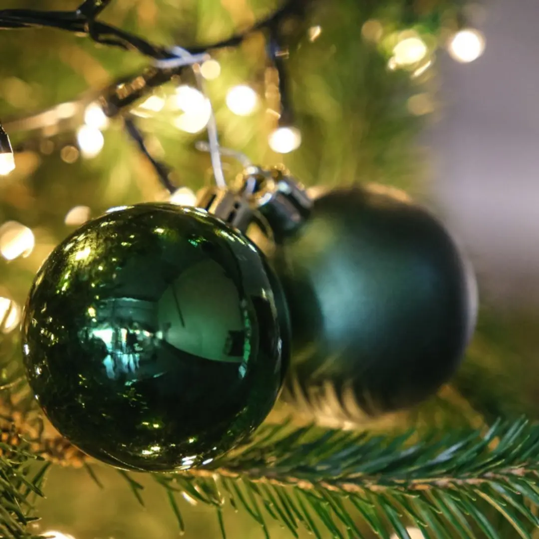 Decoris Kunststof Kerstballen Dennengroen 6cm - 100 stuks - afbeelding 4 van 6