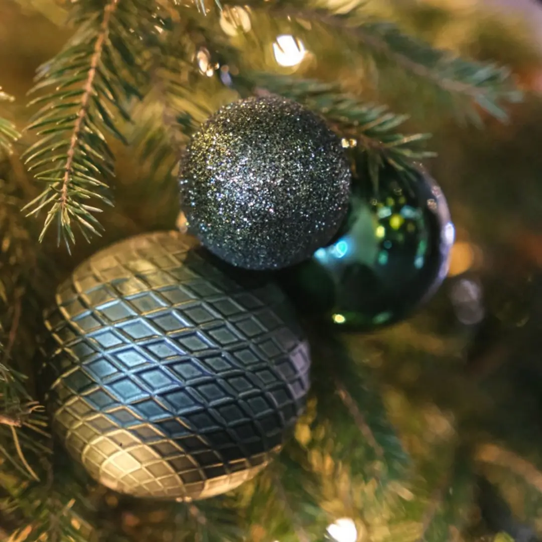 Decoris Kunststof Kerstballen Dennengroen 6cm