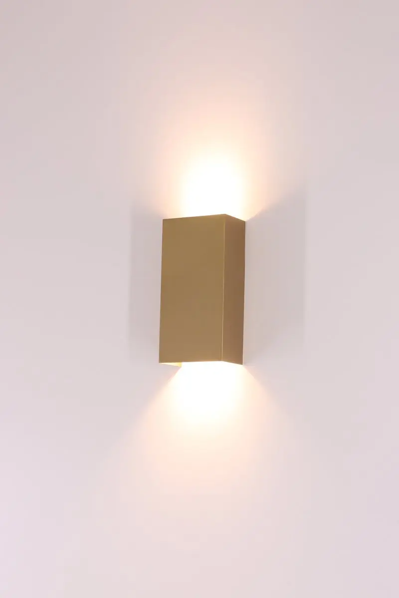 Wandlamp bronskleurig metaal