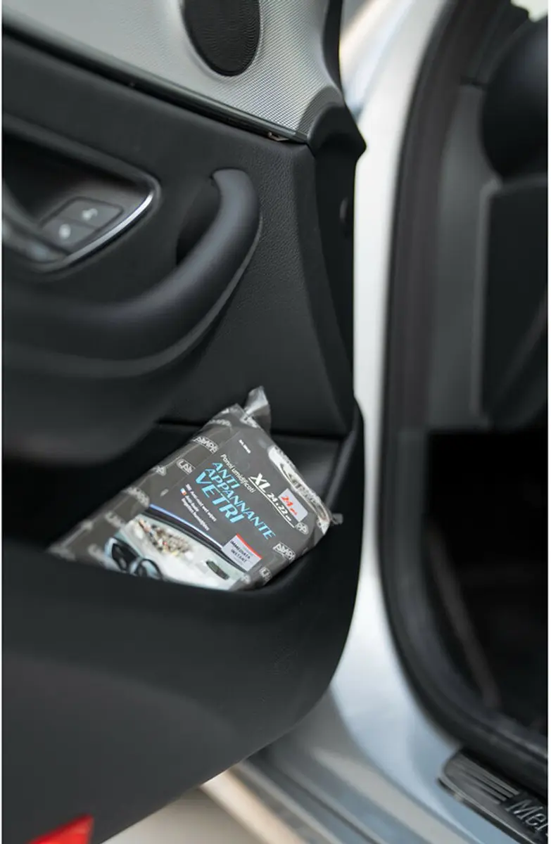 Wet wipes anti-mist