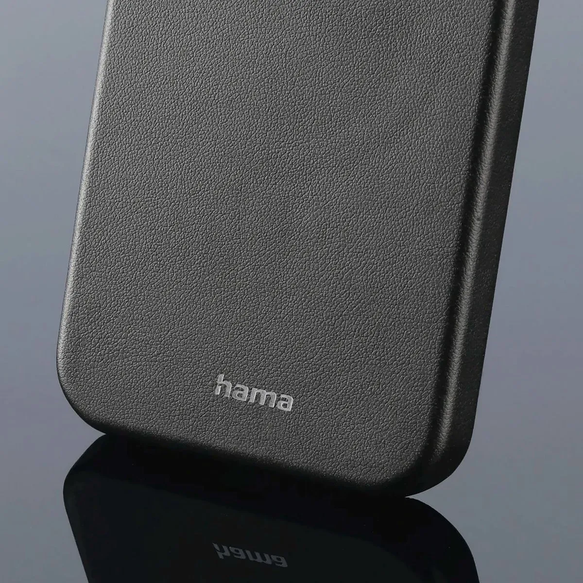 Hama MagCase Finest Sense Cover iPhone 14 Pro - MagSafe - Zwart