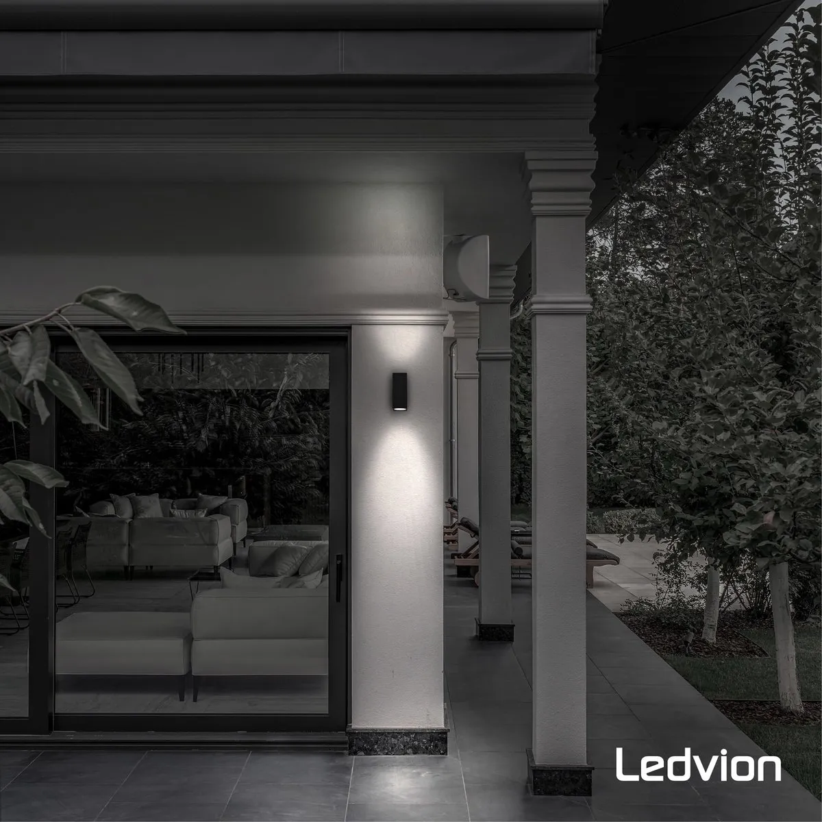 LEDVION LED Wandlamp Dimbaar GU10 IP54 - 2x235W - Zwart - afbeelding 6 van 6