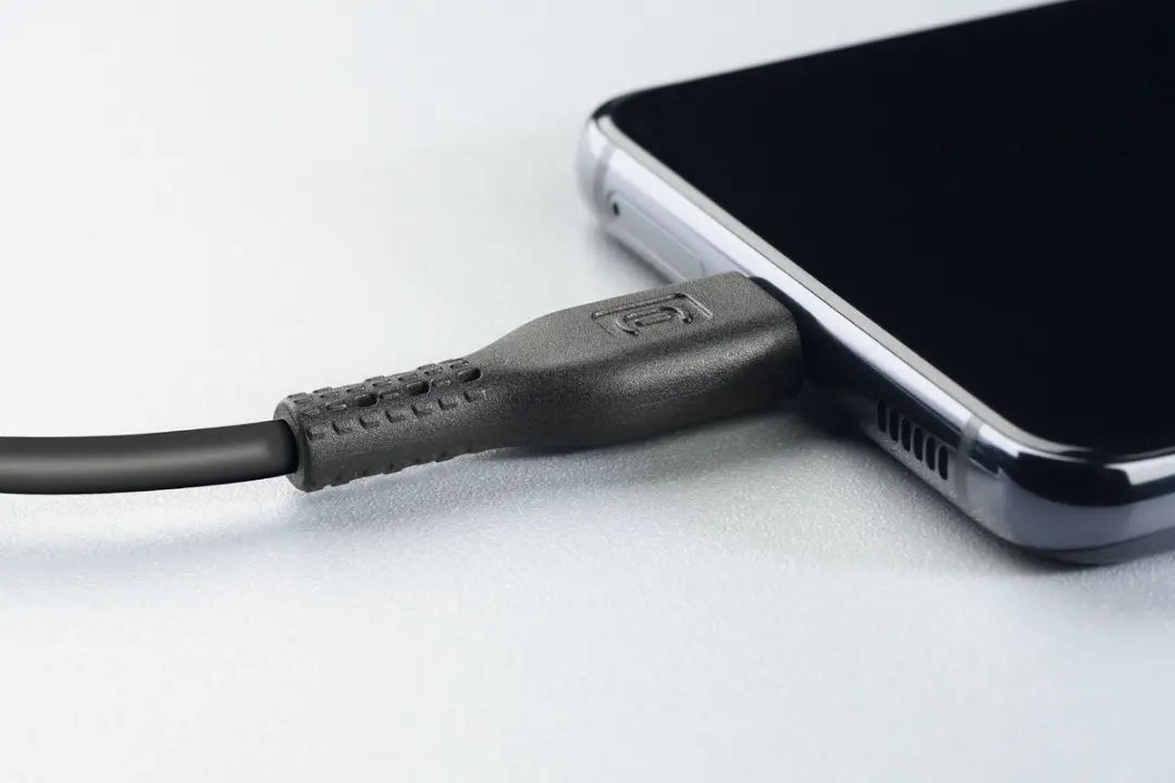 Cellularline USBDATAC2C5A1MK USB-C naar USB-C kabel 5A - Zwart - afbeelding 3 van 5