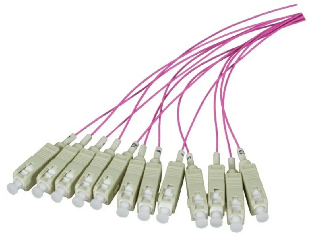 Danicom OM4 glasvezel pigtail paars LC