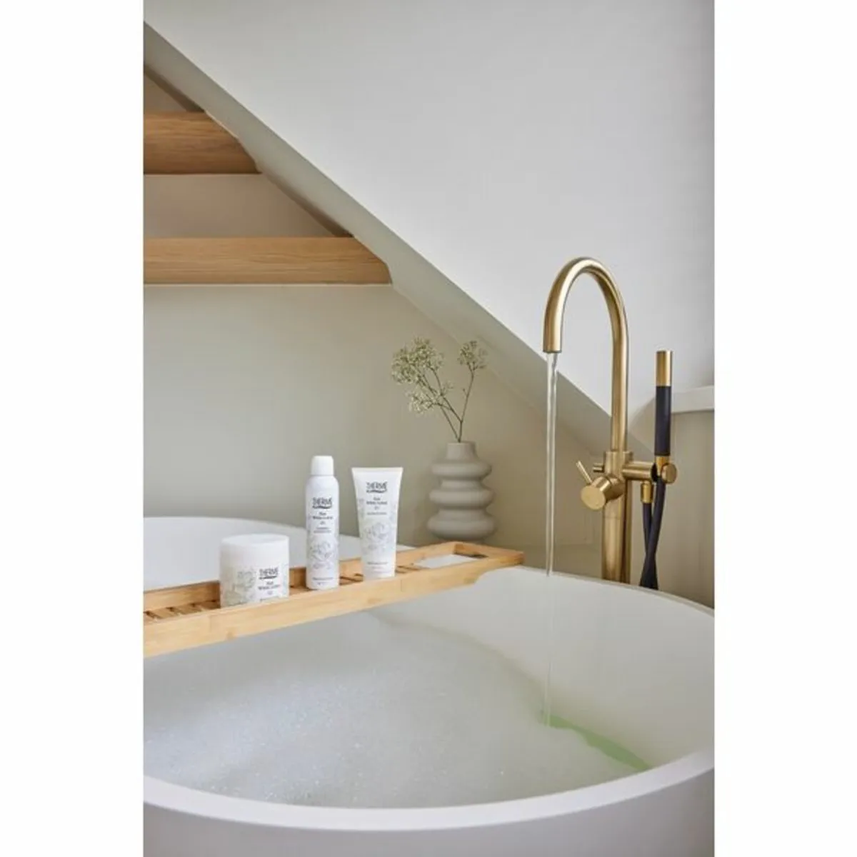 1 x Therme - Zen White Lotus - Parfum Haar- & Lichaamsmist - Verfrissend - Verzorgend - 200ml - Zen Mist - Haarkleur - Lichaamsmist - Geur - Ontspanning