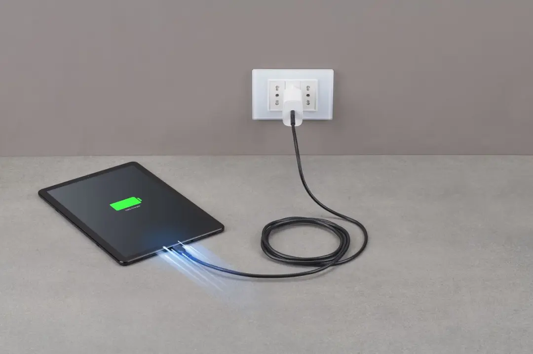 Cellularline USBDATAC2C5A2MTABK USB-C Kabel 2m - Zwart - afbeelding 4 van 5