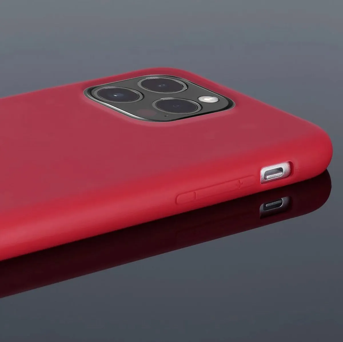 Hama Finest Feel Hoesje iPhone 14 Pro - Rood - MPN 00215526