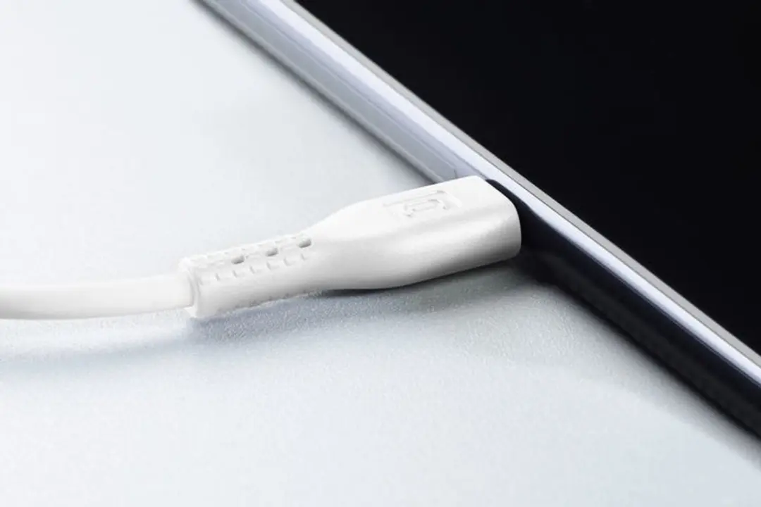 Cellularline USBDATAC2LMFITABW USB-C Kabel - Wit - afbeelding 2 van 3