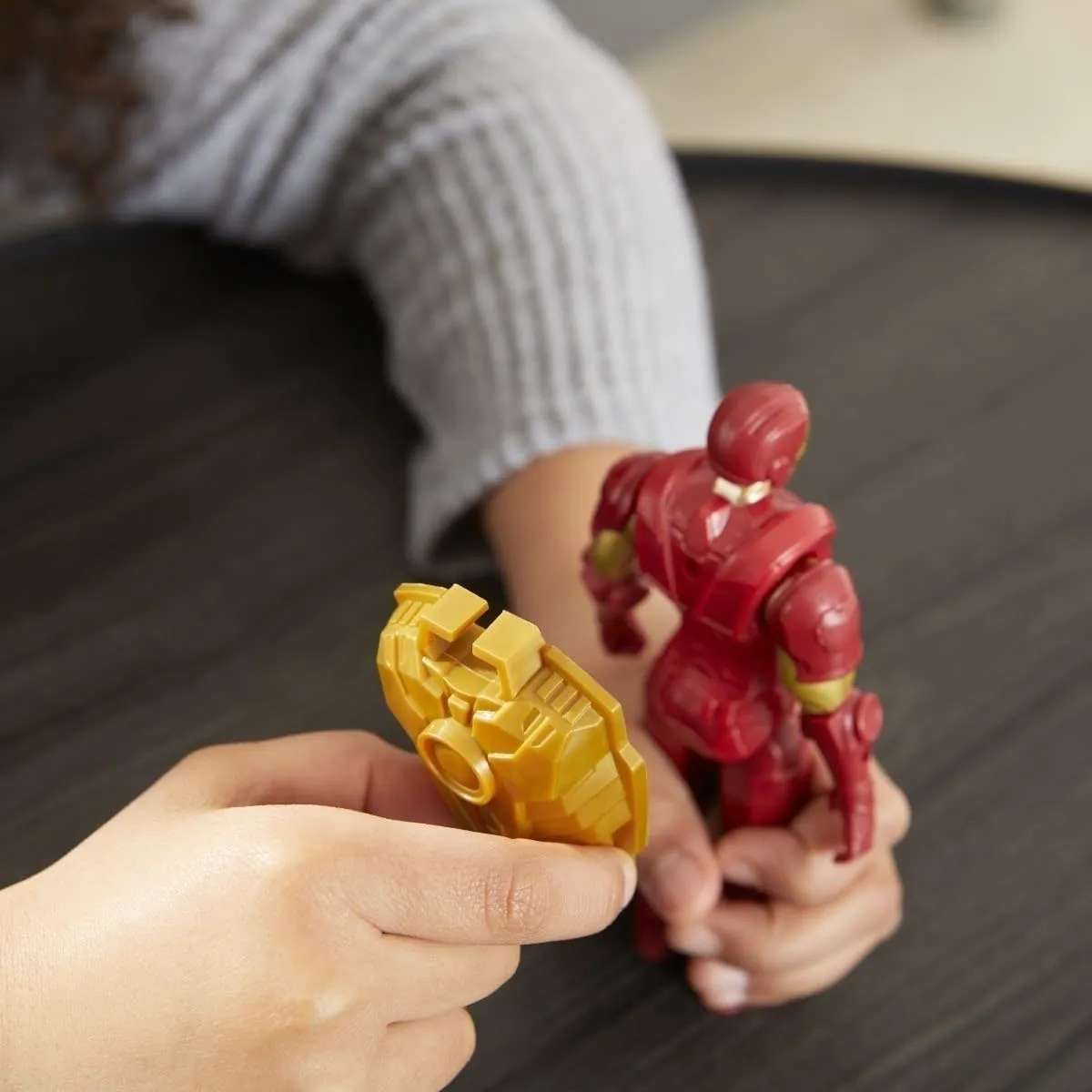 Hasbro Marvel Avengers F16655X0 Actiefiguur - Goud/Rood