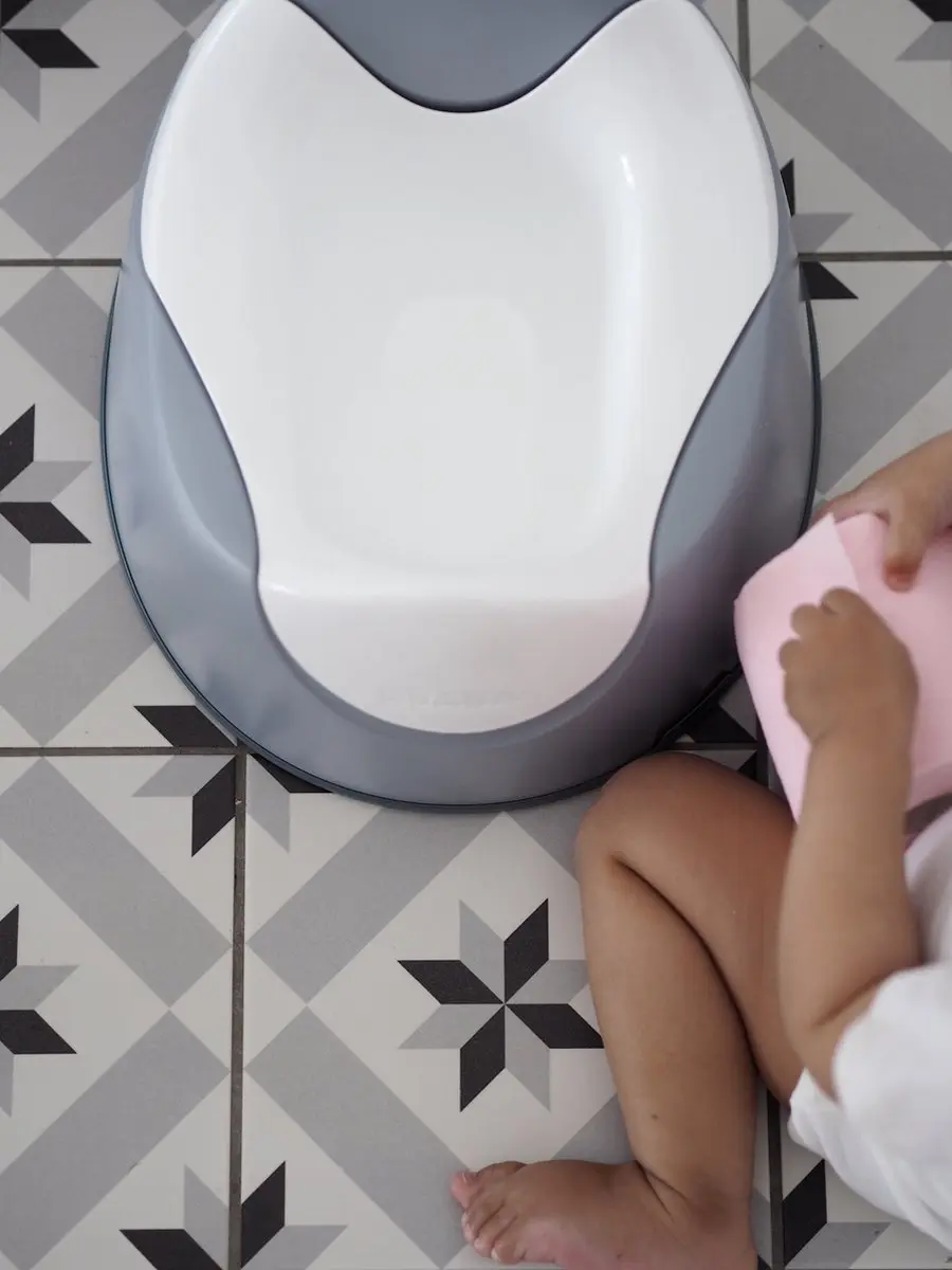 Béaba Ergonomisch Kinderpotje - Grijs - afbeelding 4 van 6