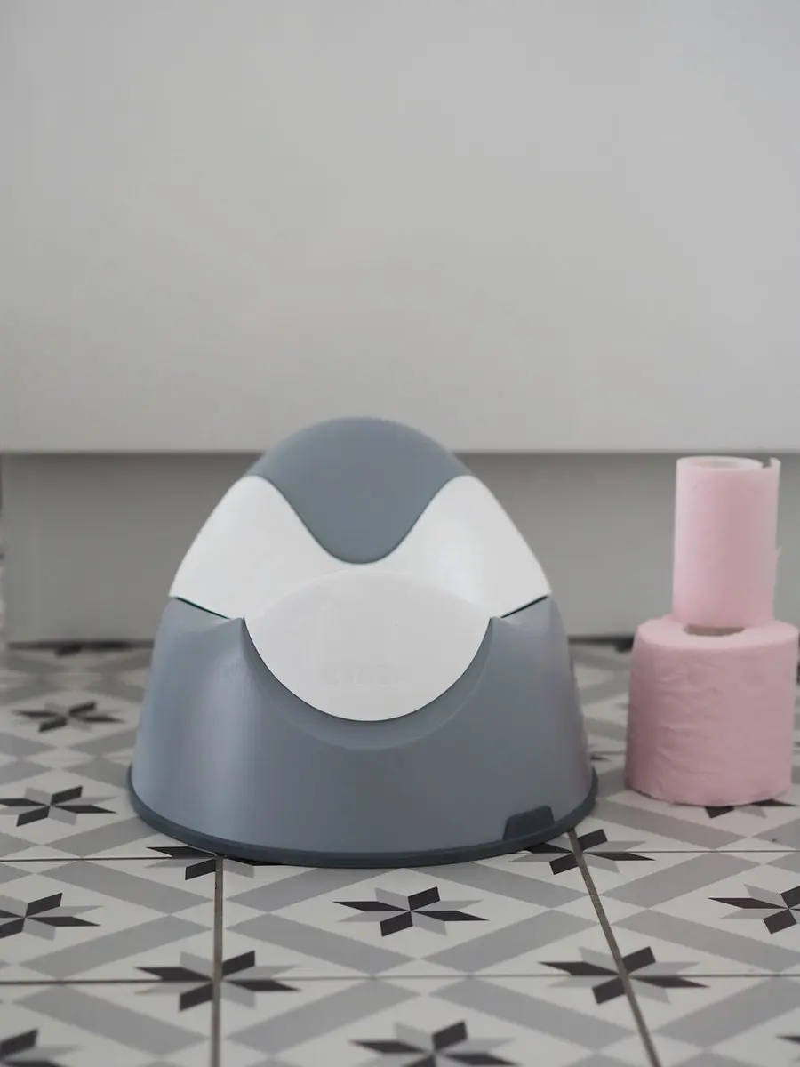 Béaba Ergonomisch Kinderpotje - Grijs - afbeelding 2 van 6