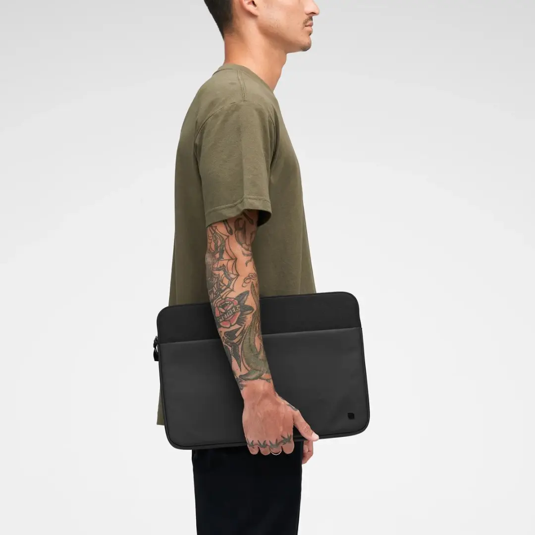 Incase A.R.C. INCO400718-BLK Sleeve MacBook Pro 16 - Zwart - afbeelding 2 van 6