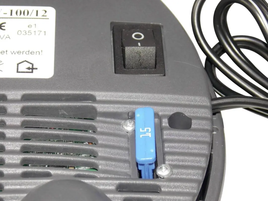 Voltcraft SW-100 12V Omvormer - 100W - 12V naar 230V - afbeelding 6 van 6