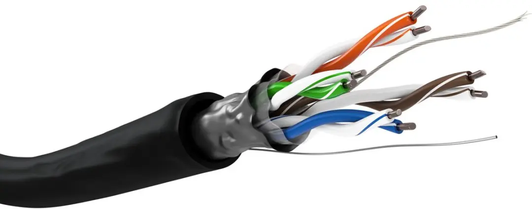 CAT5e FTP 100 meter buitenkabel op rol stug zwart CCA