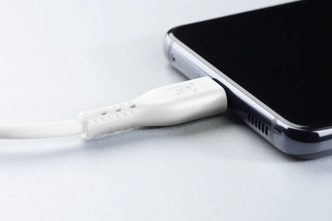 Cellularline USB-A naar USB-C kabel 2m - Wit - afbeelding 2 van 5
