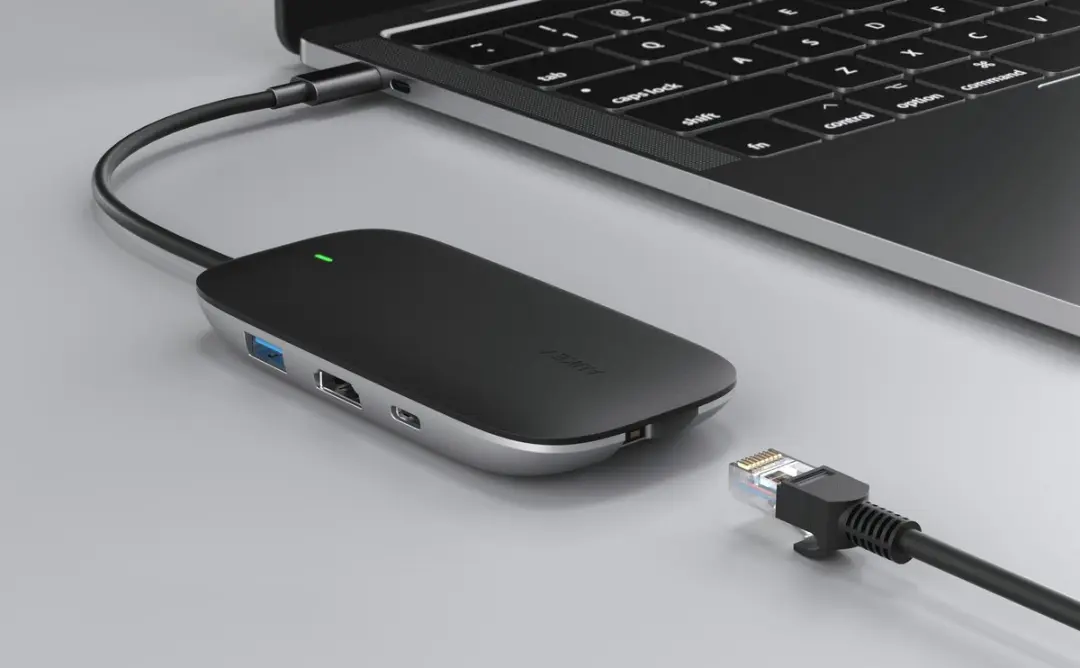 Aukey Unity Series 8-in-1 USB-C Hub - Zwart - afbeelding 3 van 6