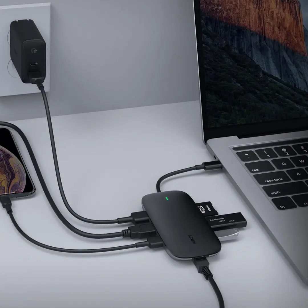 Aukey Unity Series 8-in-1 USB-C Hub - Zwart - afbeelding 6 van 6