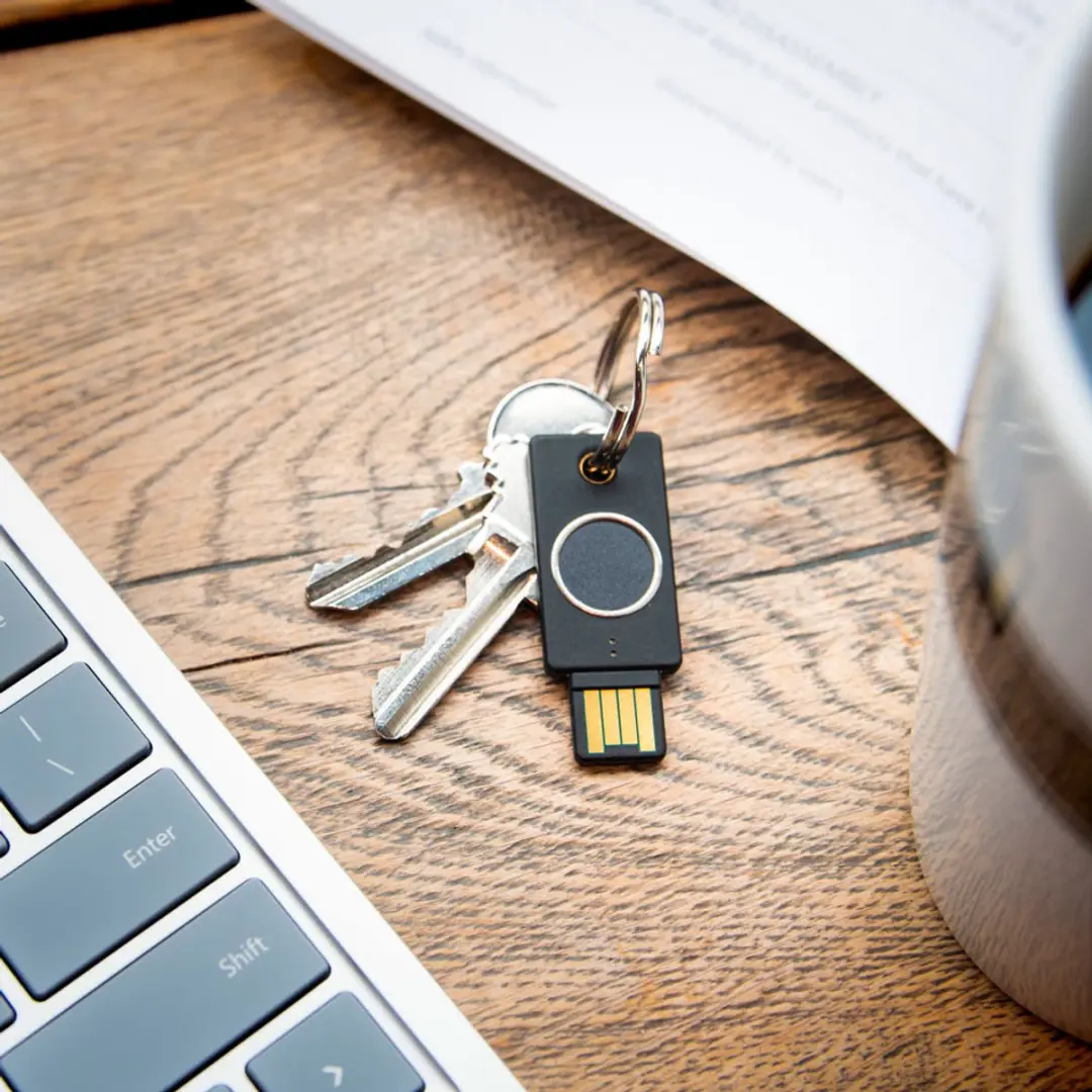 Yubico YubiKey Bio FIDO Edition USB-stick - Zwart/goud - afbeelding 5 van 6