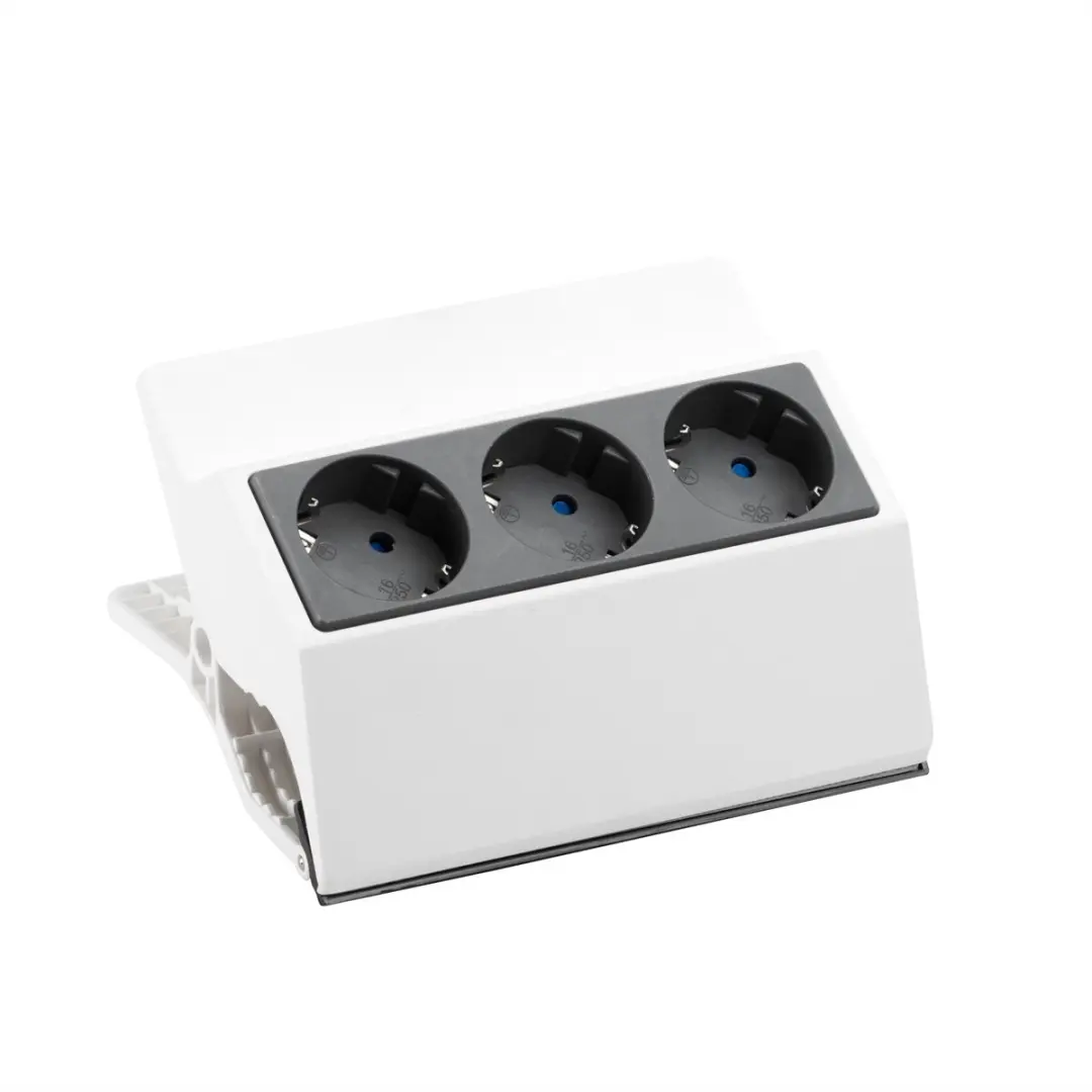 Bachmann Peggy Stekkerdoos 3x Geaard