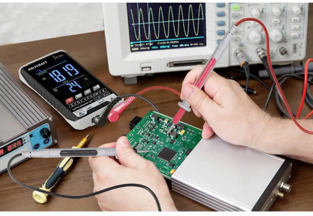 Voltcraft VC33 Digitale Multimeter - CAT III 600V - 5999 counts - afbeelding 2 van 6
