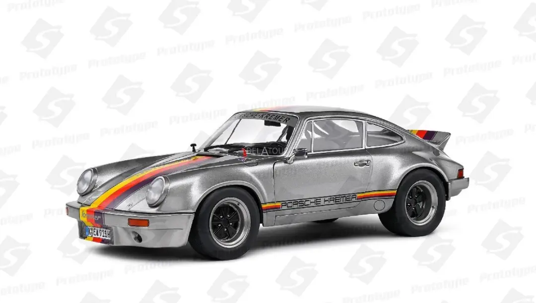 Solido Porsche 911 RSR Kremer 1973 1:18 zilver