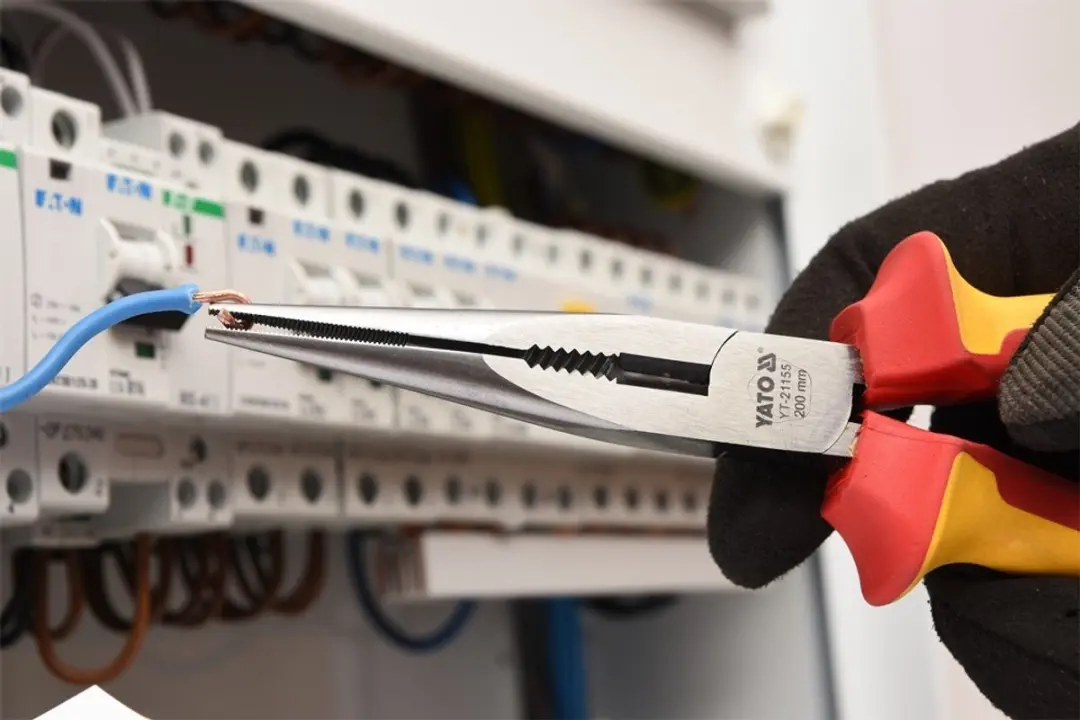 Yato - VDE Rechte Deksels - 200mm - Geïsoleerd tot 1000V - Optimale Precisie - afbeelding 3 van 3