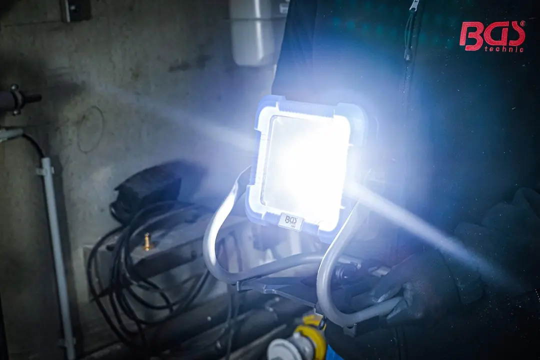 BGS technic 7375 LED-werklamp 18V - 900 lm - zonder accu - afbeelding 3 van 6