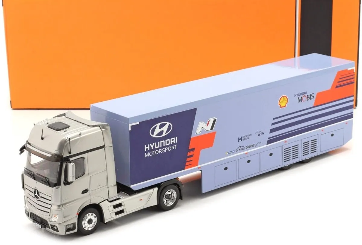 Mercedes-Benz Actros MP4 WRC Rally Transporter 1:43 IXO Models
