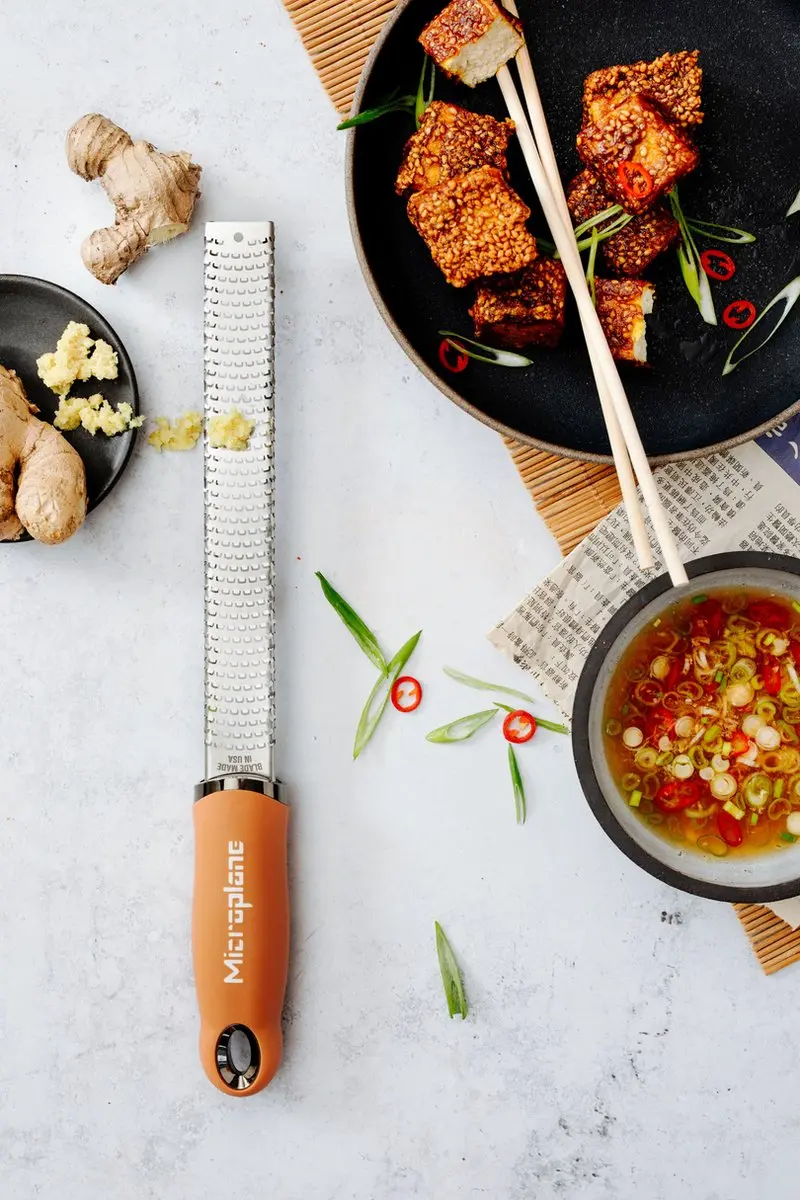 Microplane Premium Classic Rasp Zester - Cinnamon Orange - afbeelding 3 van 6