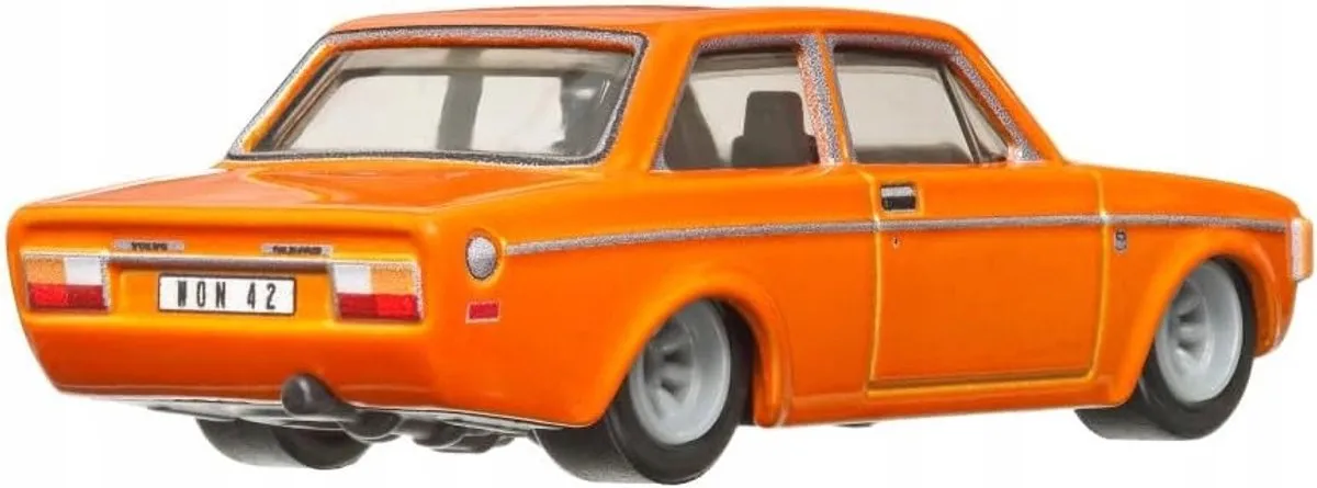 Hot Wheels 1973 Volvo 142 GL Canyon Warriors 1:64 - Oranje FPY86