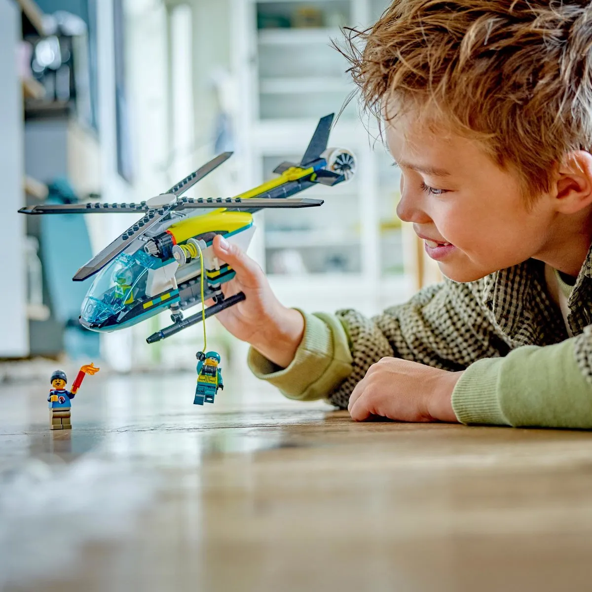 LEGO City Reddingshelikopter 60405 - 226 Stukken - afbeelding 4 van 6