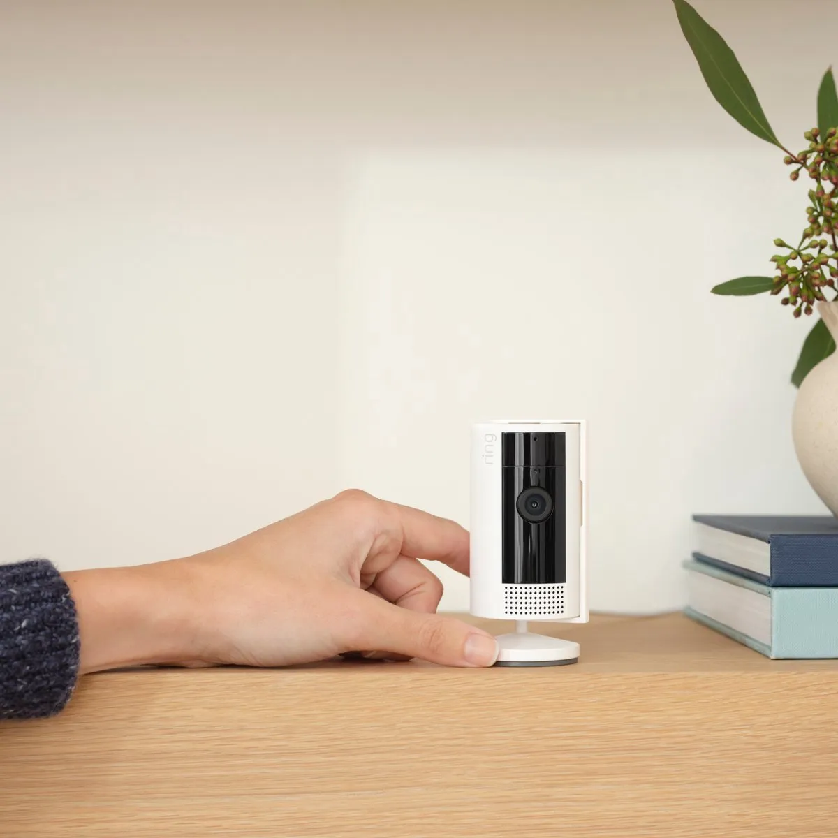 Ring Indoor Camera 2e Gen B0B6GKHS2S - Beveiligingscamera - Grijs