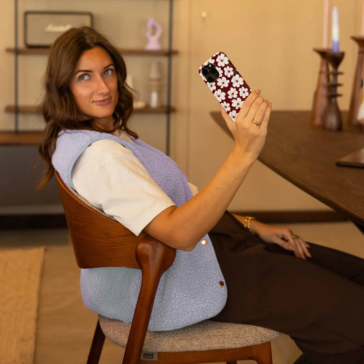 Selencia Hoesje iPhone 17 Choco Flower Pop - MagSafe