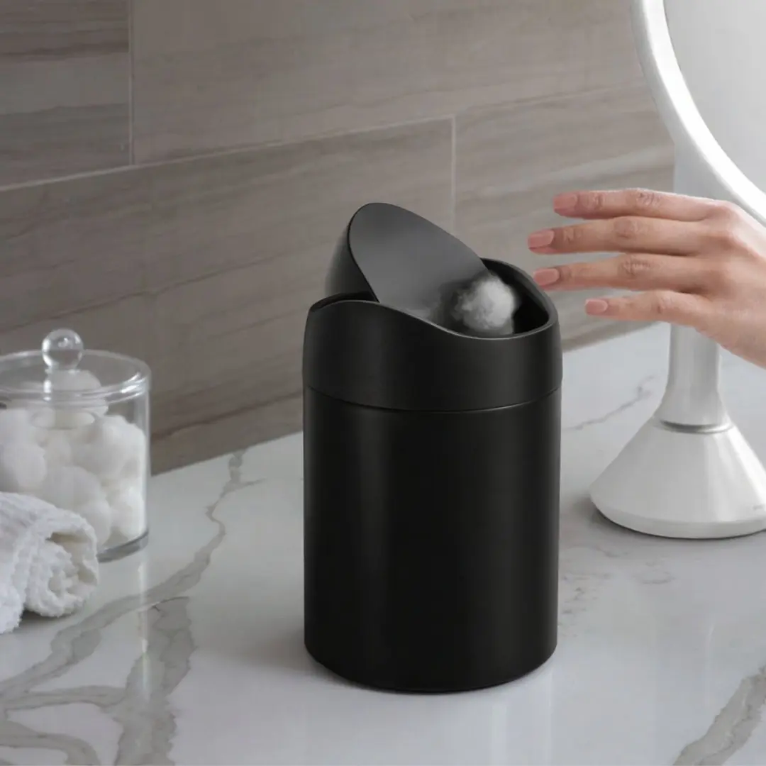 Simplehuman Tafelafvalbakje 1,5L CW2100 - Mat Zwart - afbeelding 2 van 5