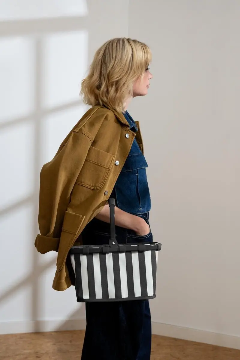 Reisenthel Carrybag XS Boodschappenmand - 5L - Summerstripes Zwart - afbeelding 4 van 6