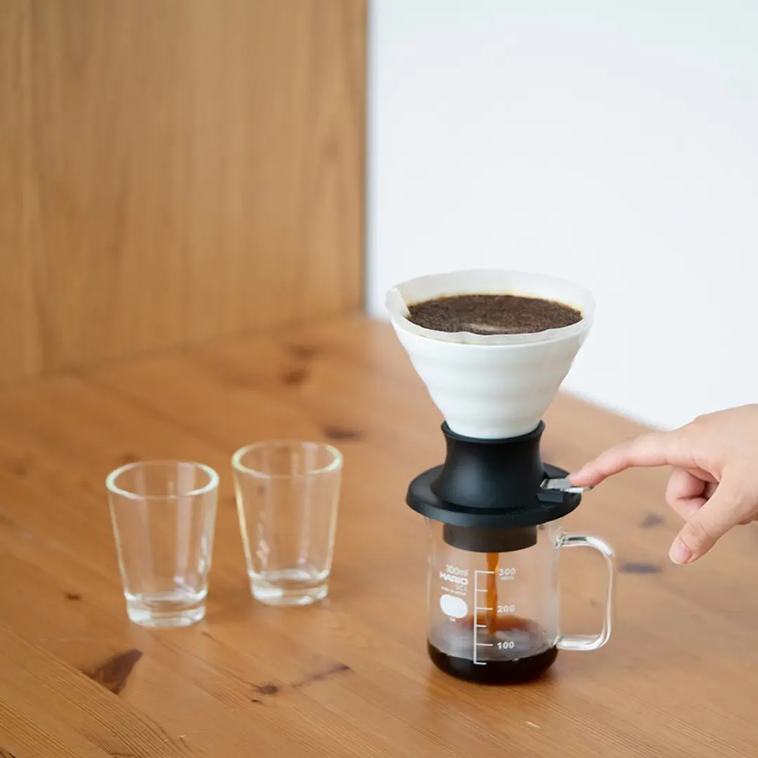 Hario V60 Switch 02 Keramische Koffiedripper - Wit - afbeelding 3 van 5