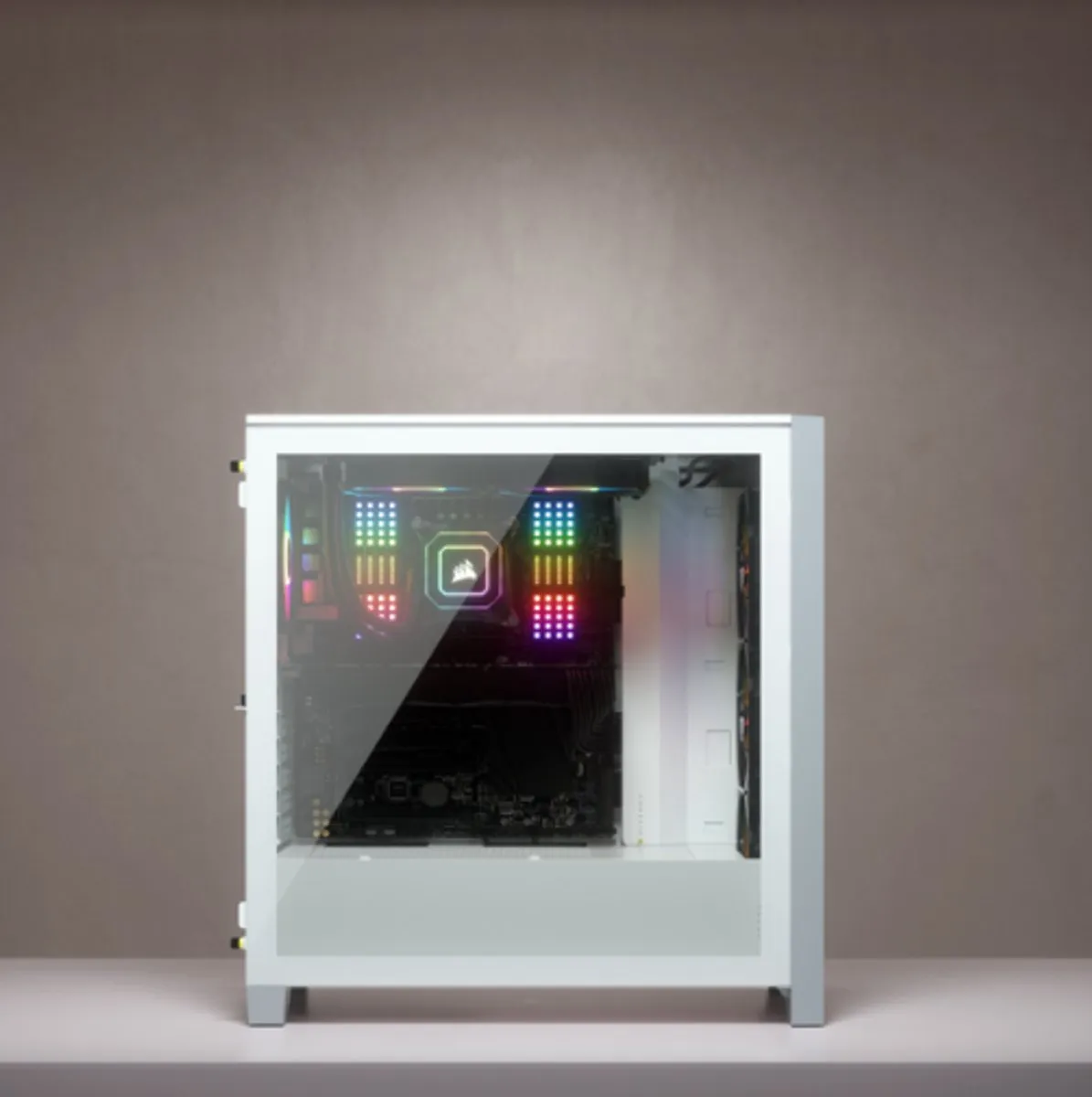 Corsair iCUE 4000X RGB ATX Behuizing - 3 Ventilatoren