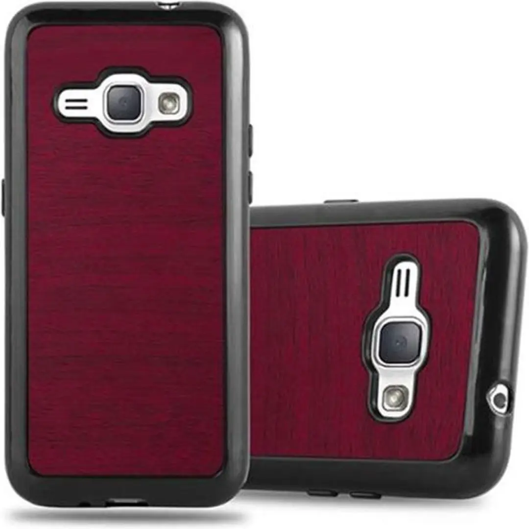 Cadorabo Hoesje geschikt voor Samsung Galaxy J1 2016 in WOODEN ROOD