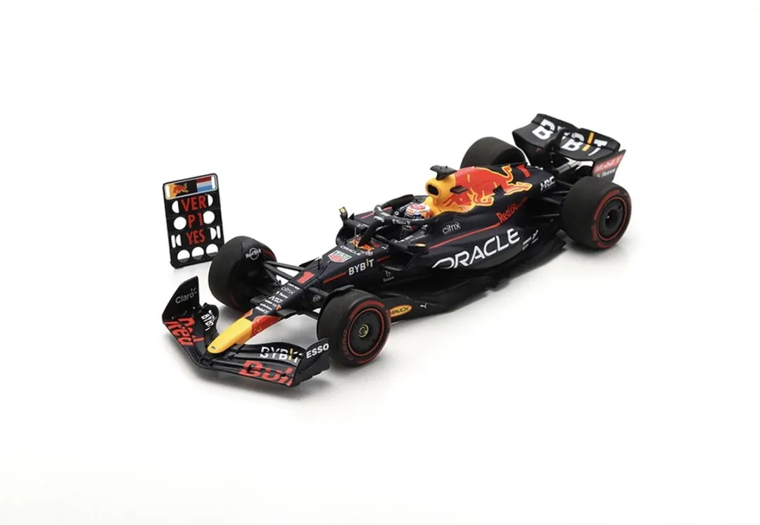 Formule 1 Oracle Red Bull Racing RB18 #1 Winner Dutch GP 2022 - S8548 - Schaalmodel 1:43 - Geel/Rood/Zwart