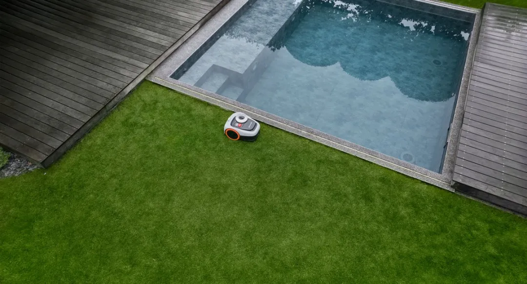 Segway Navimow i205 AWD - Robotmaaier - Zonder Grensdraad & Zonder Antenne - Snelste & eenvoudige Installatie - 500m² - driewielaandrijving - 45% Helling - AI Obstakelvermijding -Super Stil 59dB-3 Jaar Garantie