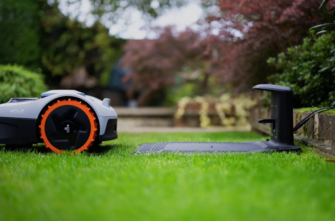 Navimow i105E Robotmaaier 500m GPS RTK - 18cm Maaibreedte - afbeelding 6 van 6
