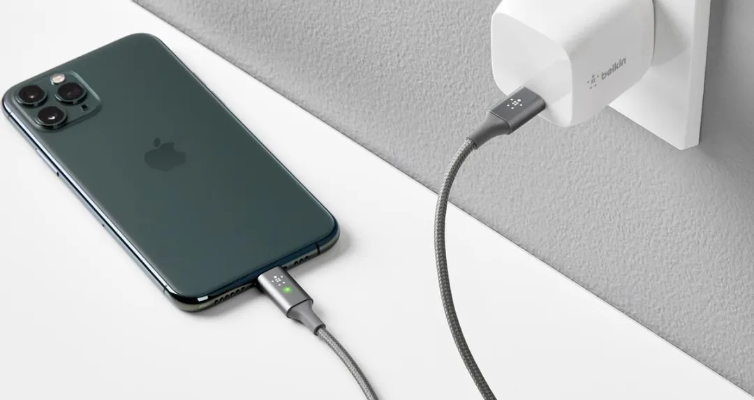 Belkin BOOST↑CHARGE Smart LED USB-C naar Lightning Kabel CAA006bt04GR - Grijs