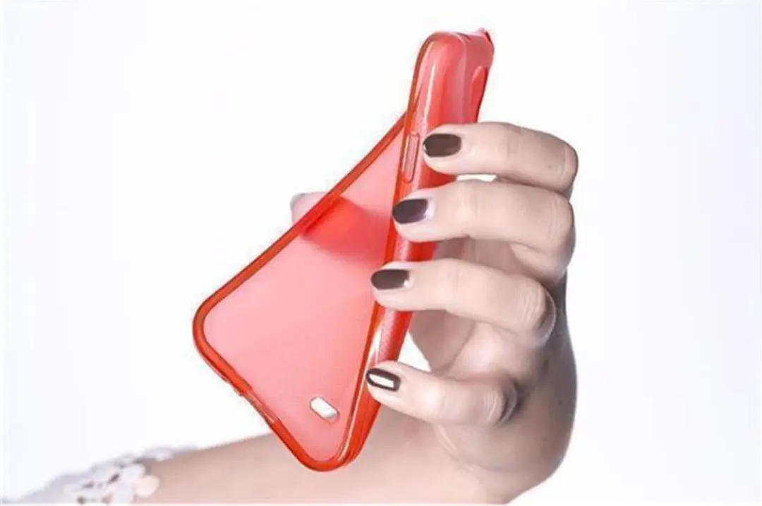 Cadorabo Hoesje geschikt voor Samsung Galaxy E5 in INFERNO ROOD
