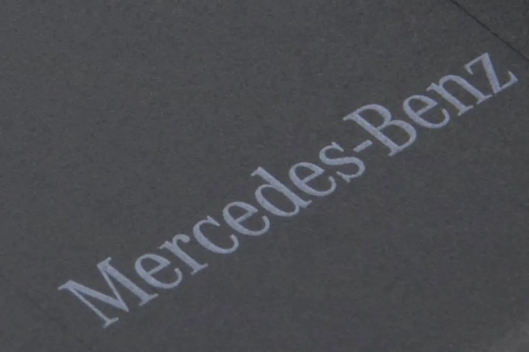 Mercedes-Benz Pure Line Leather iPhone 6/6s Hardcase - Rood